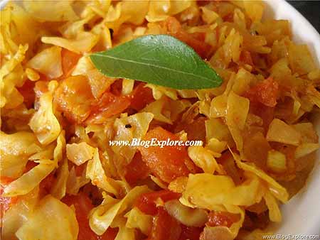 cabbage tomato curry recipe, muttaikose thakkali poriyal recipe, patta gobi tamatar sabzi recipe