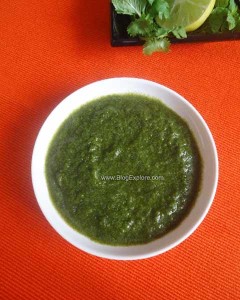 green chutney for chaat recipe, coriander mint chutney, hari chutney recipe