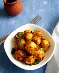 baby potato fry recipe - a South Indian style baby potato fry with aromatic spices. Good side dish for rice, rotis and poori.