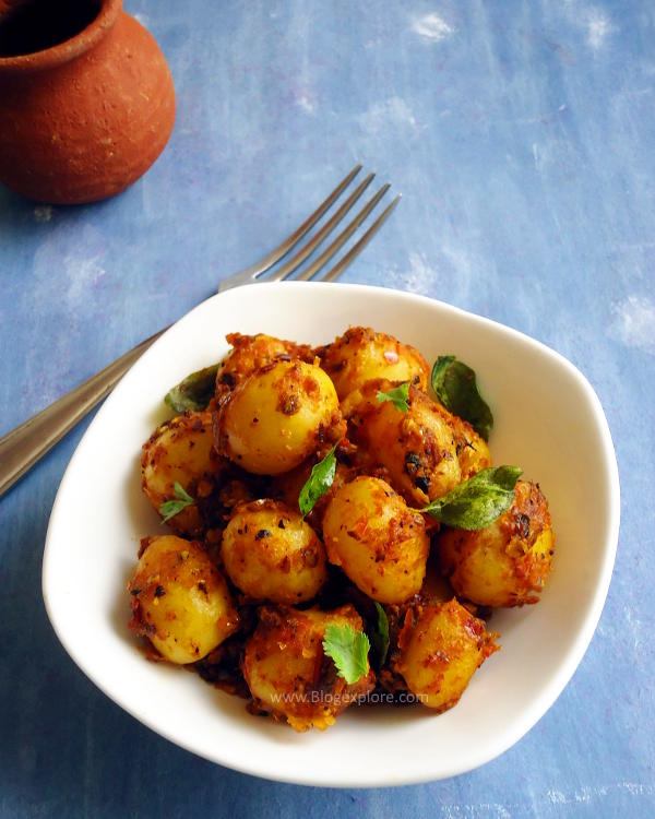 baby potato fry recipe - a South Indian style baby potato fry with aromatic spices. Good side dish for rice, rotis and poori.