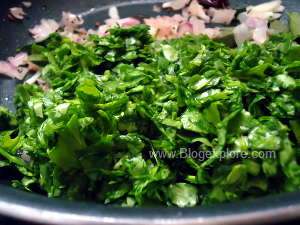 adding spinach leaves