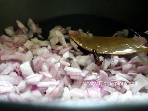 adding onions for soya chunks curry