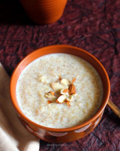 sweet dalia recipe with milk, meetha daliya, broken wheat sweet porridge